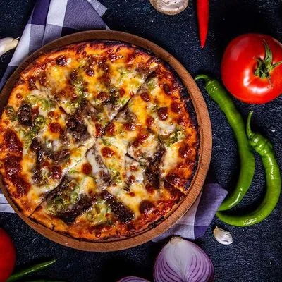 Kavurmalı Pizza (Orta)
